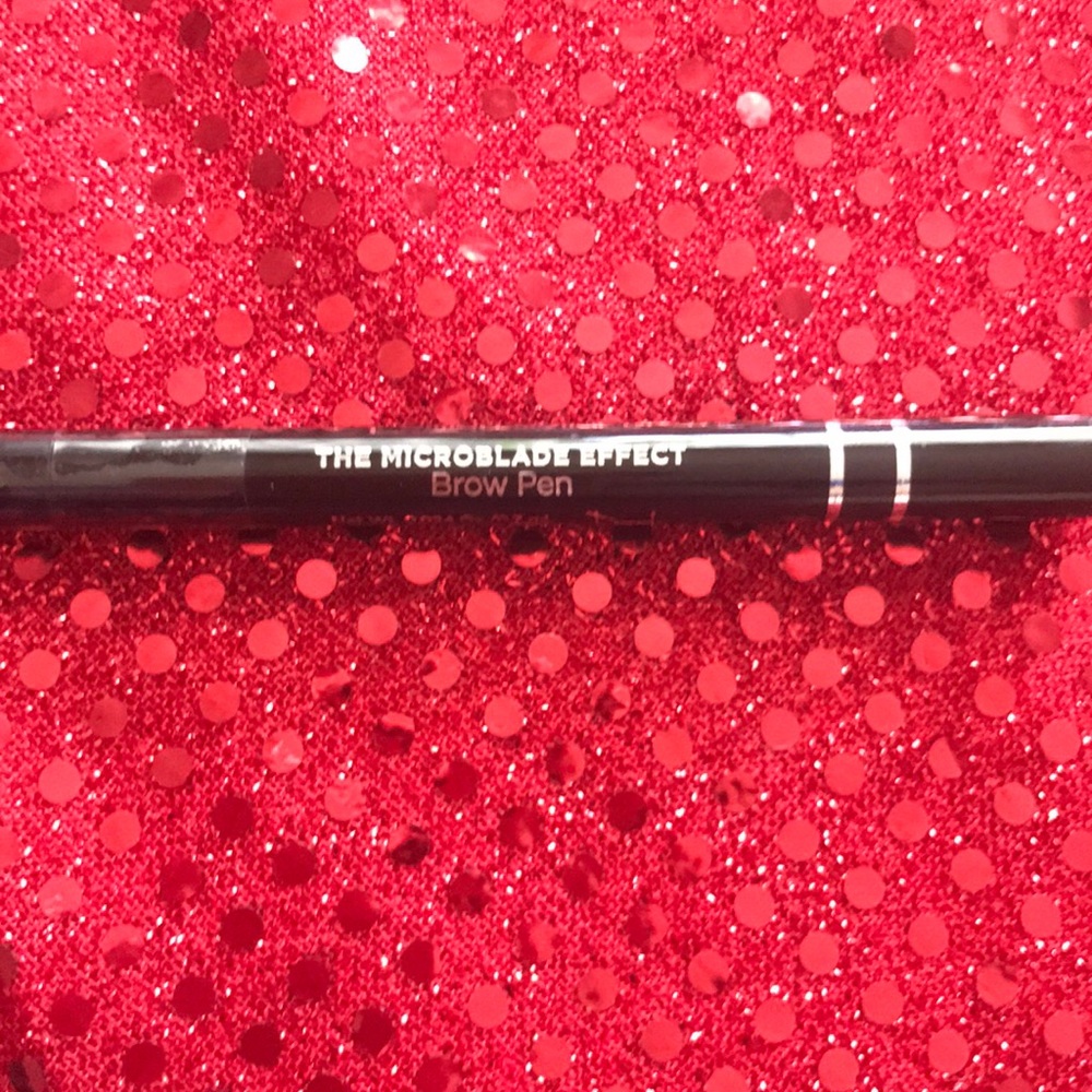Brow pen